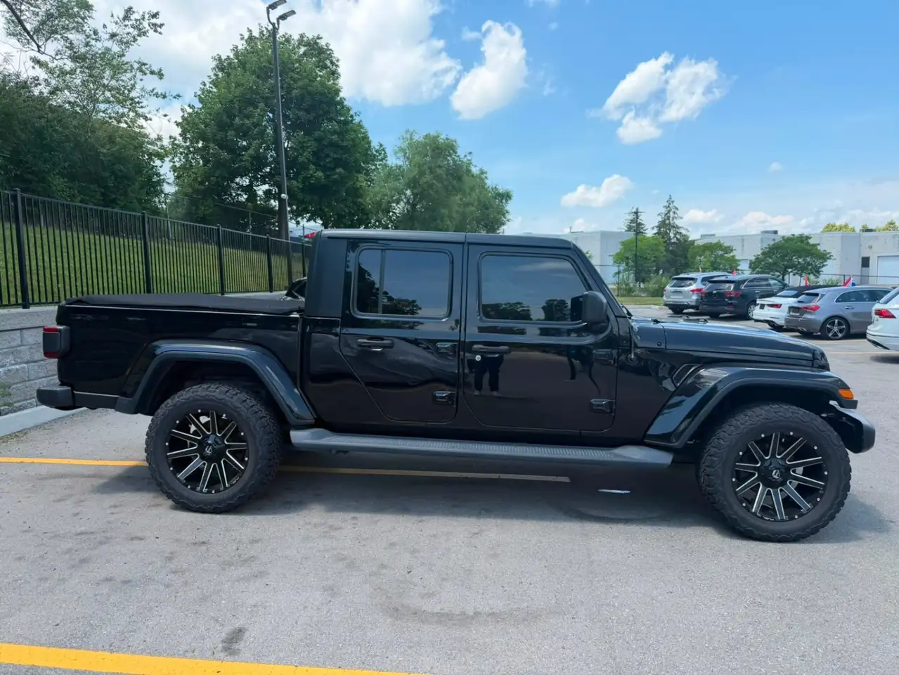 Jeep Gladiator снимка Jeep Gladiator