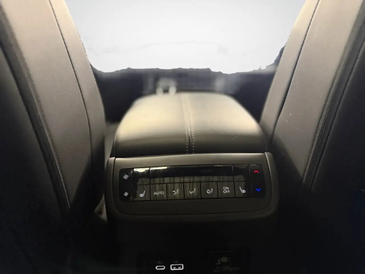 Nissan Pathfinder снимка Nissan Pathfinder