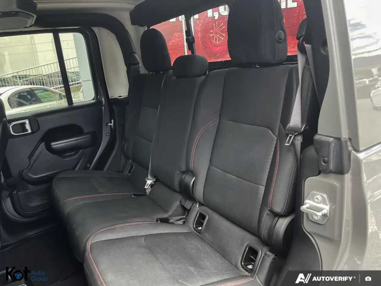 Jeep Gladiator photo Jeep Gladiator