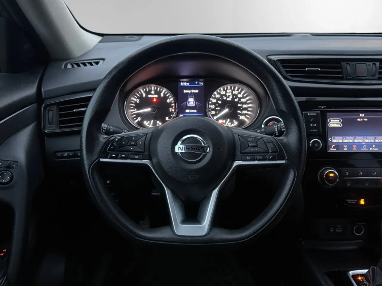 Nissan Rogue photo Nissan Rogue