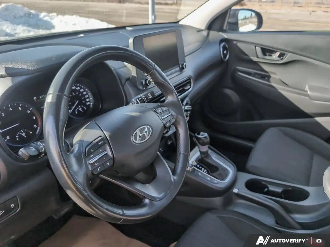 Hyundai KONA снимка Hyundai KONA
