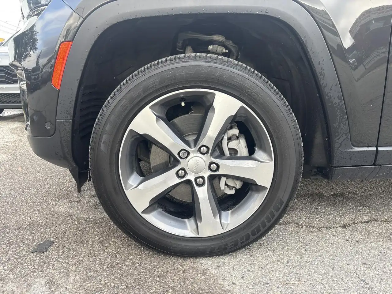 Jeep Grand Cherokee снимка Jeep Grand Cherokee