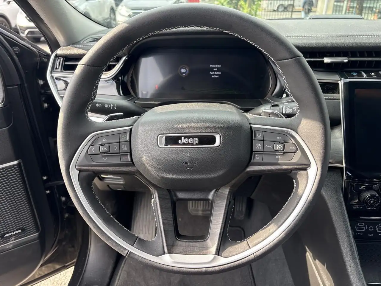 Jeep Grand Cherokee снимка Jeep Grand Cherokee