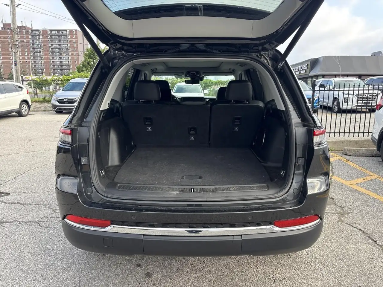 Jeep Grand Cherokee снимка Jeep Grand Cherokee
