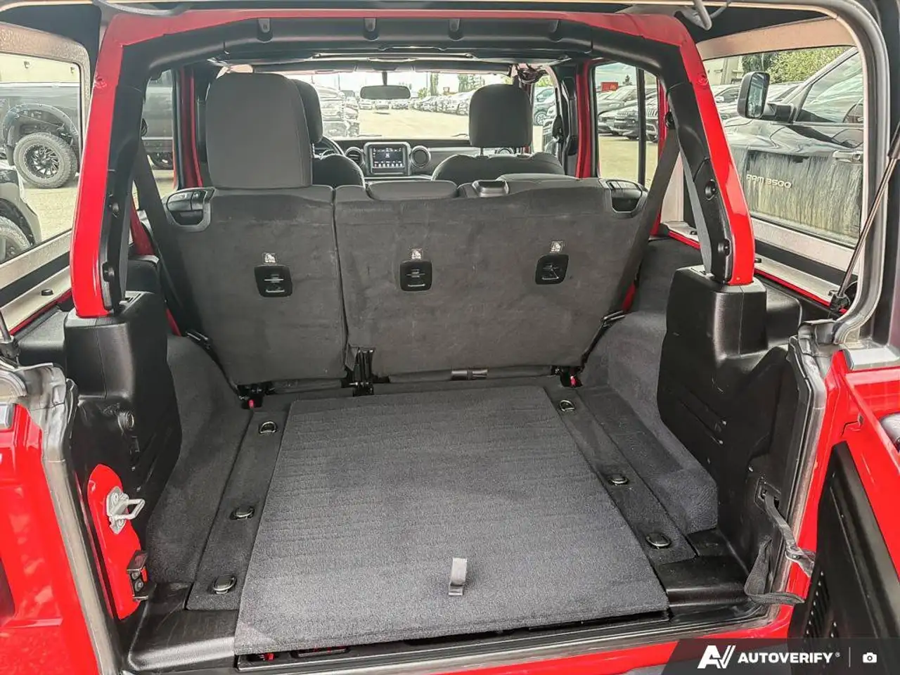Jeep Wrangler снимка Jeep Wrangler