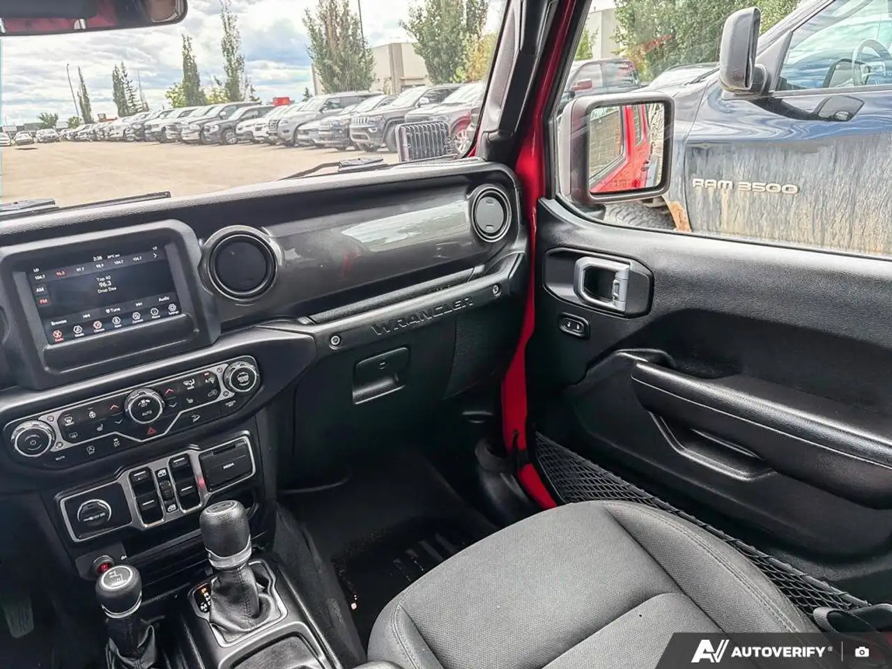 Jeep Wrangler снимка Jeep Wrangler
