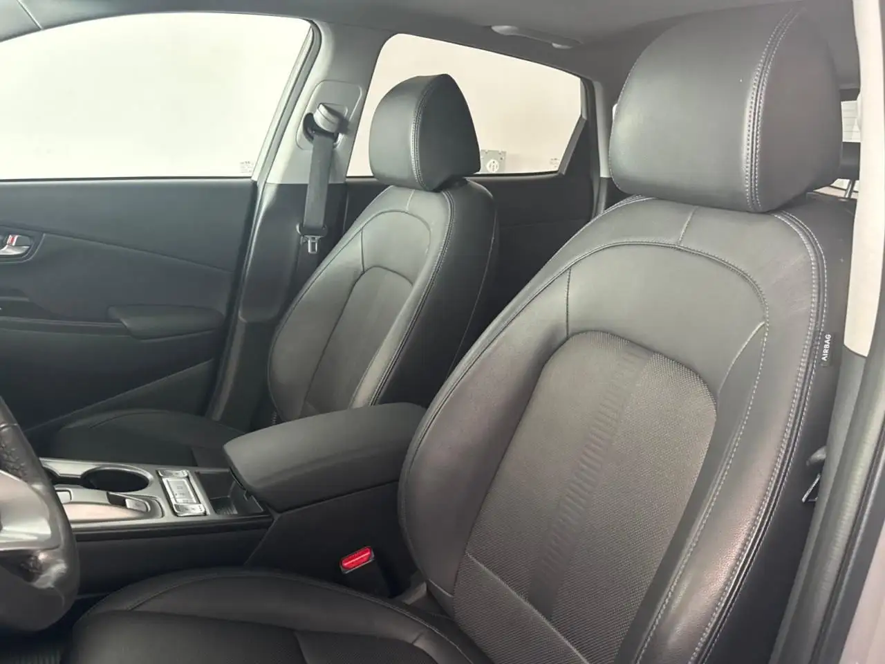 Hyundai KONA photo Hyundai KONA