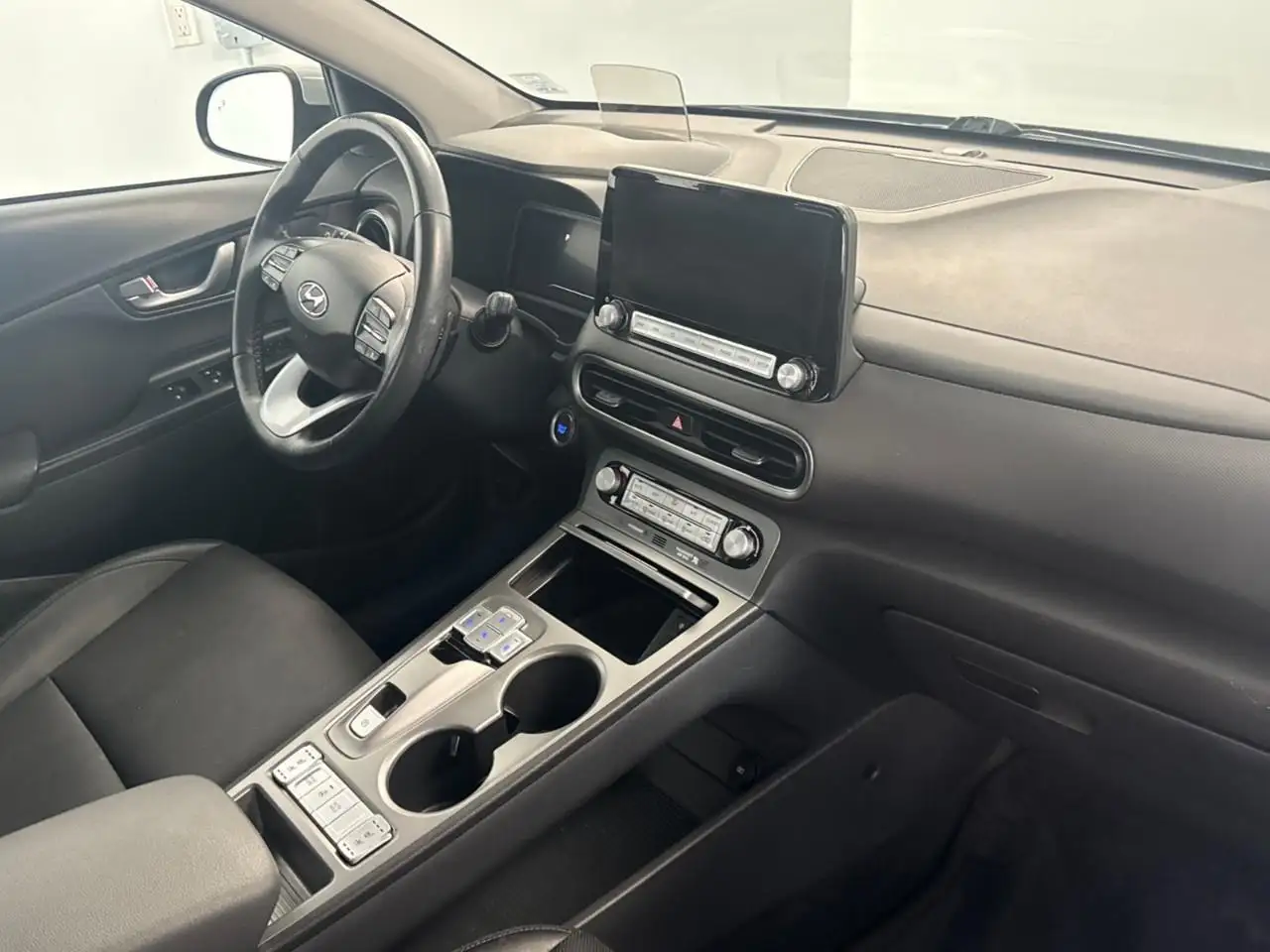 Hyundai KONA photo Hyundai KONA