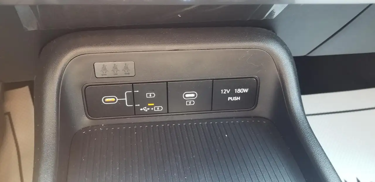 Hyundai KONA photo Hyundai KONA