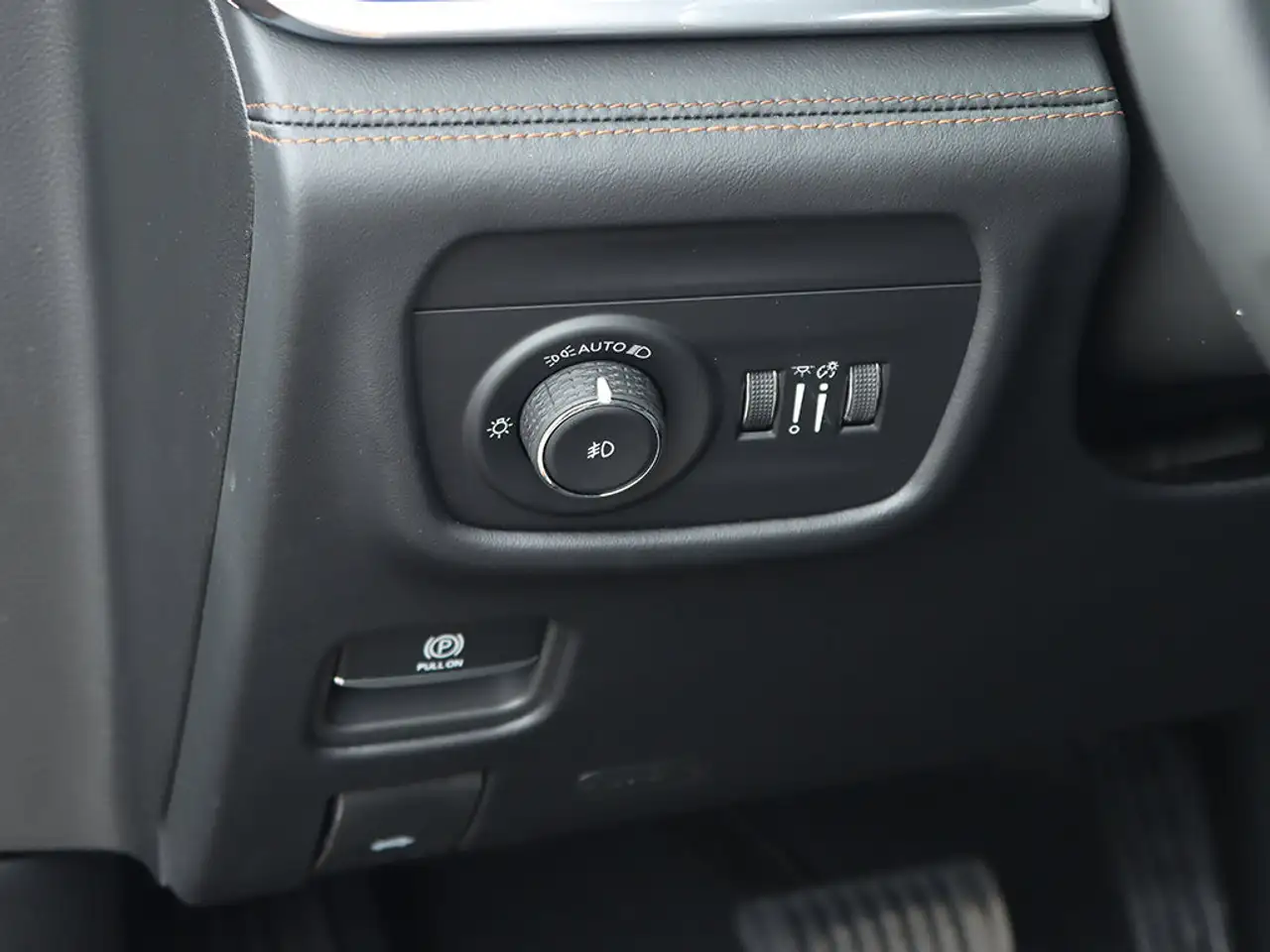 Jeep Grand Cherokee photo Jeep Grand Cherokee