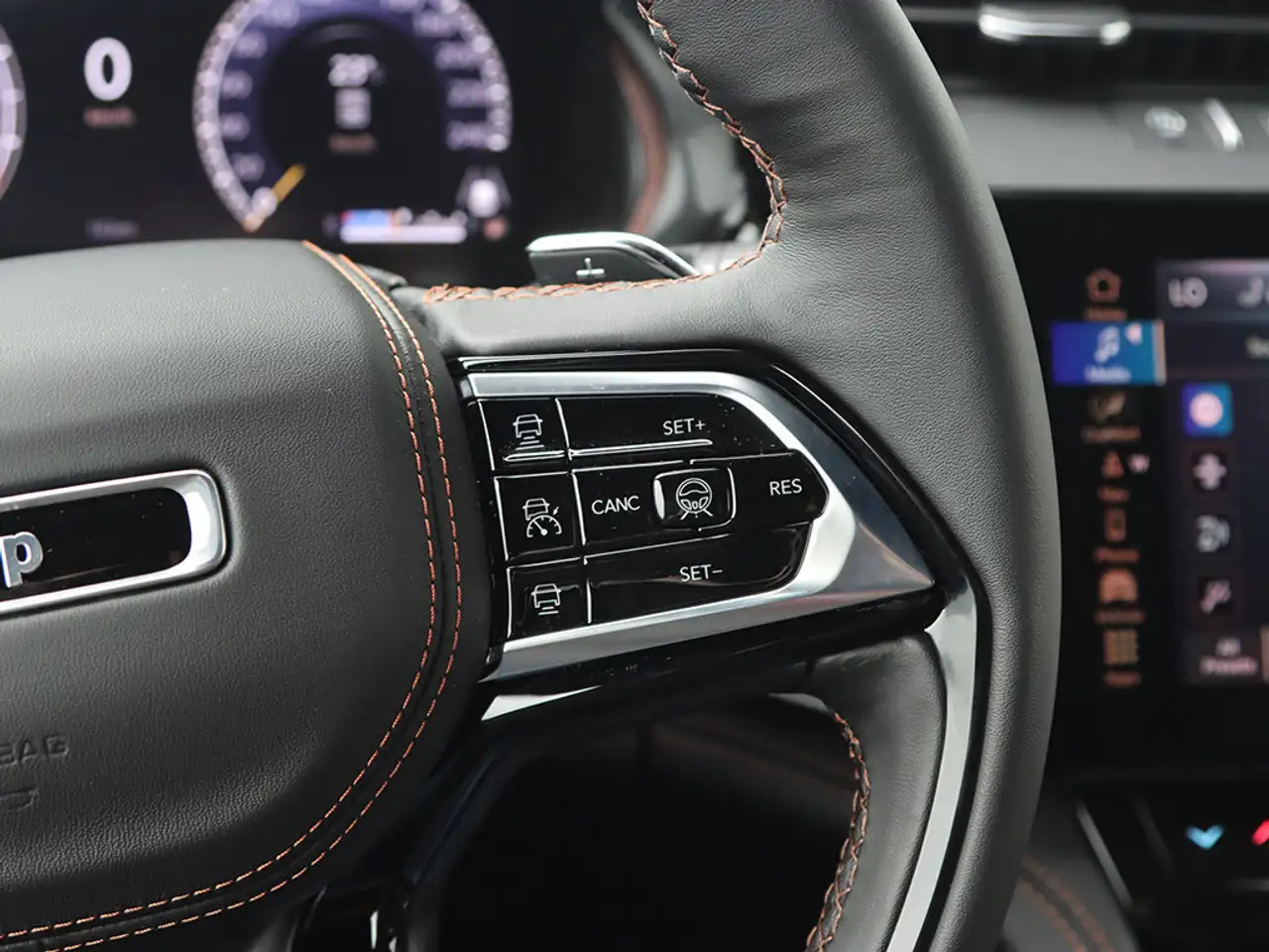 Jeep Grand Cherokee photo Jeep Grand Cherokee