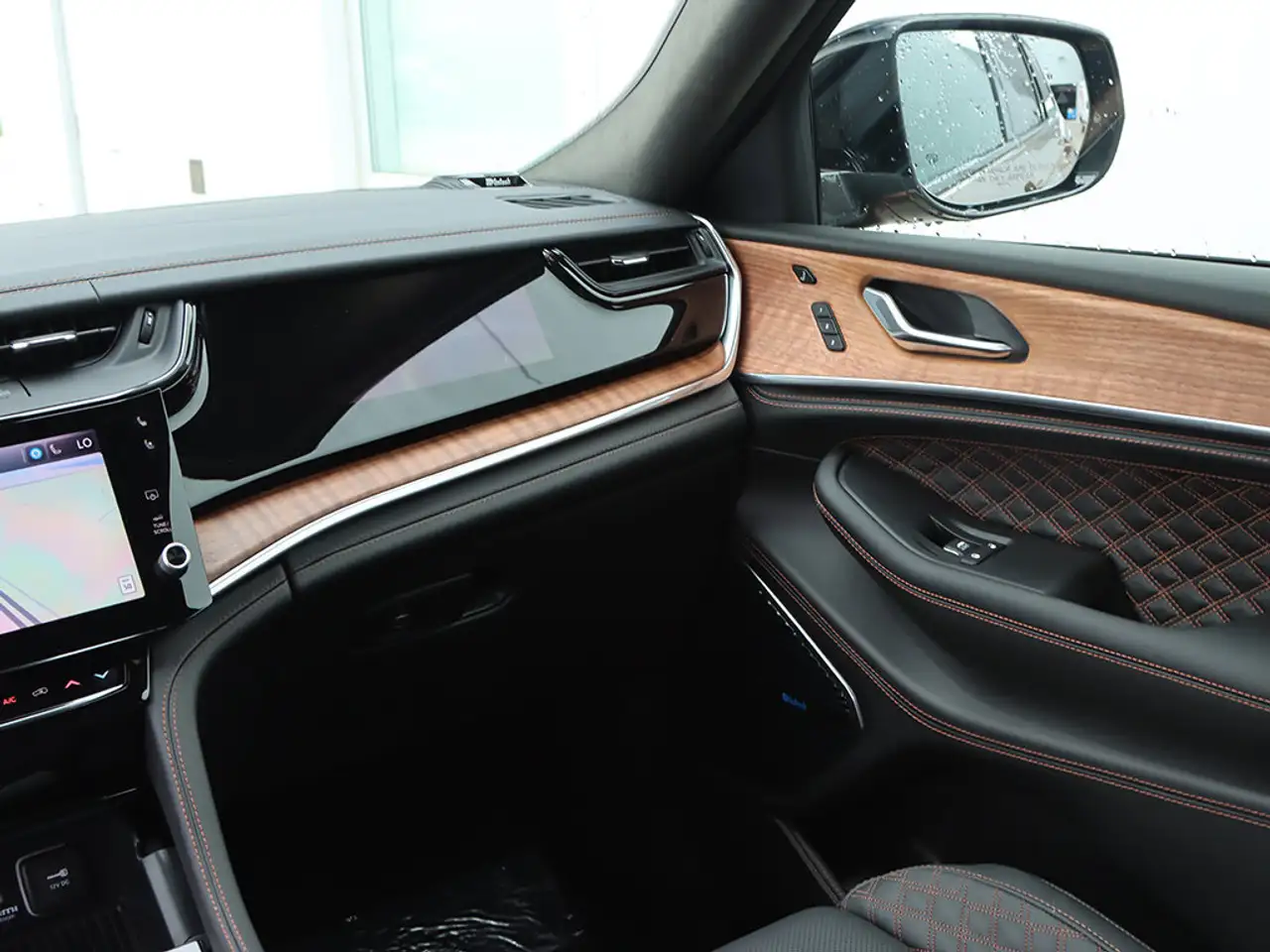 Jeep Grand Cherokee photo Jeep Grand Cherokee