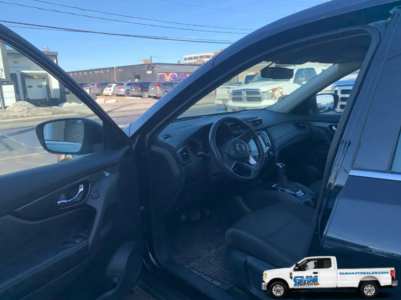 Nissan Rogue снимка Nissan Rogue