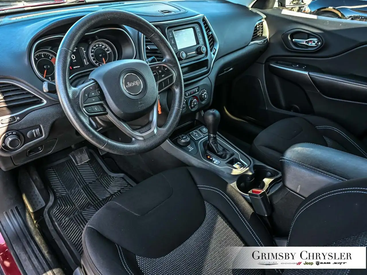 Jeep Cherokee photo Jeep Cherokee