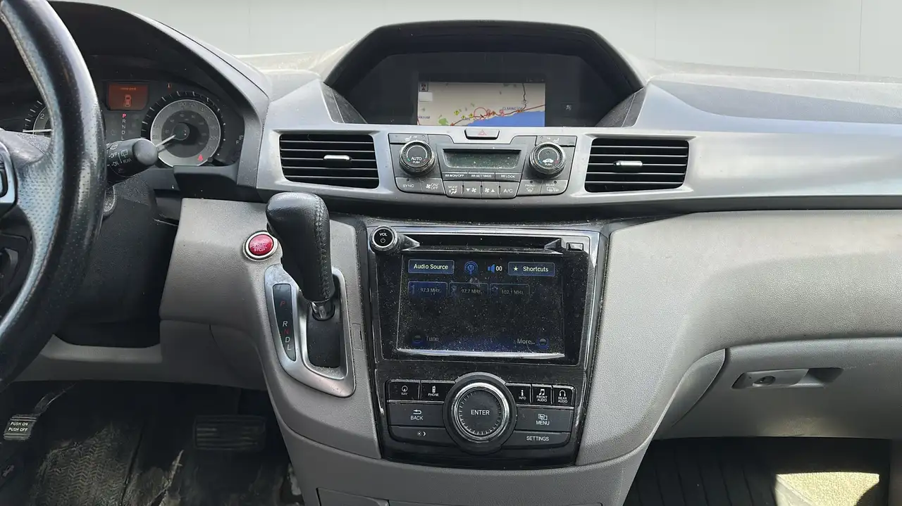 Honda Odyssey снимка Honda Odyssey