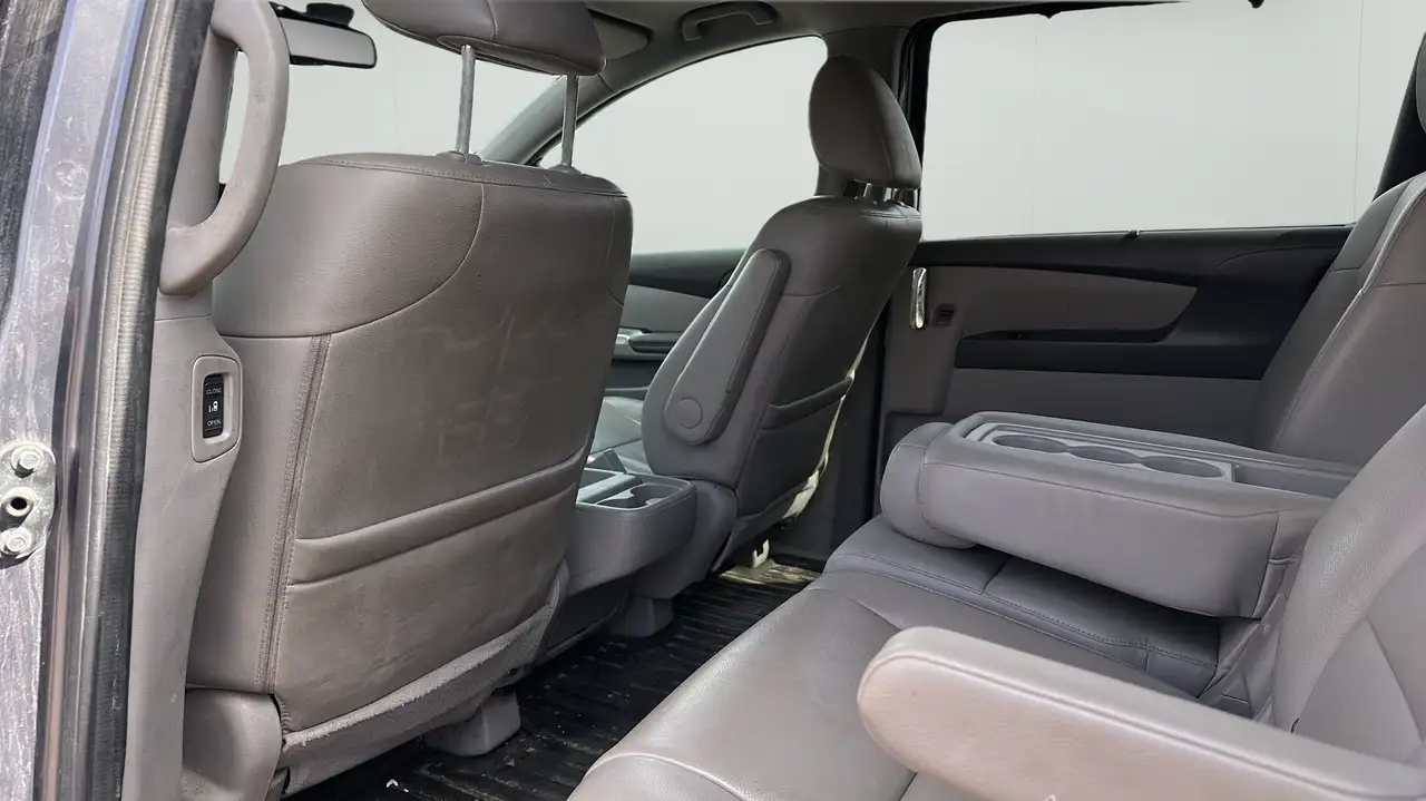 Honda Odyssey снимка Honda Odyssey