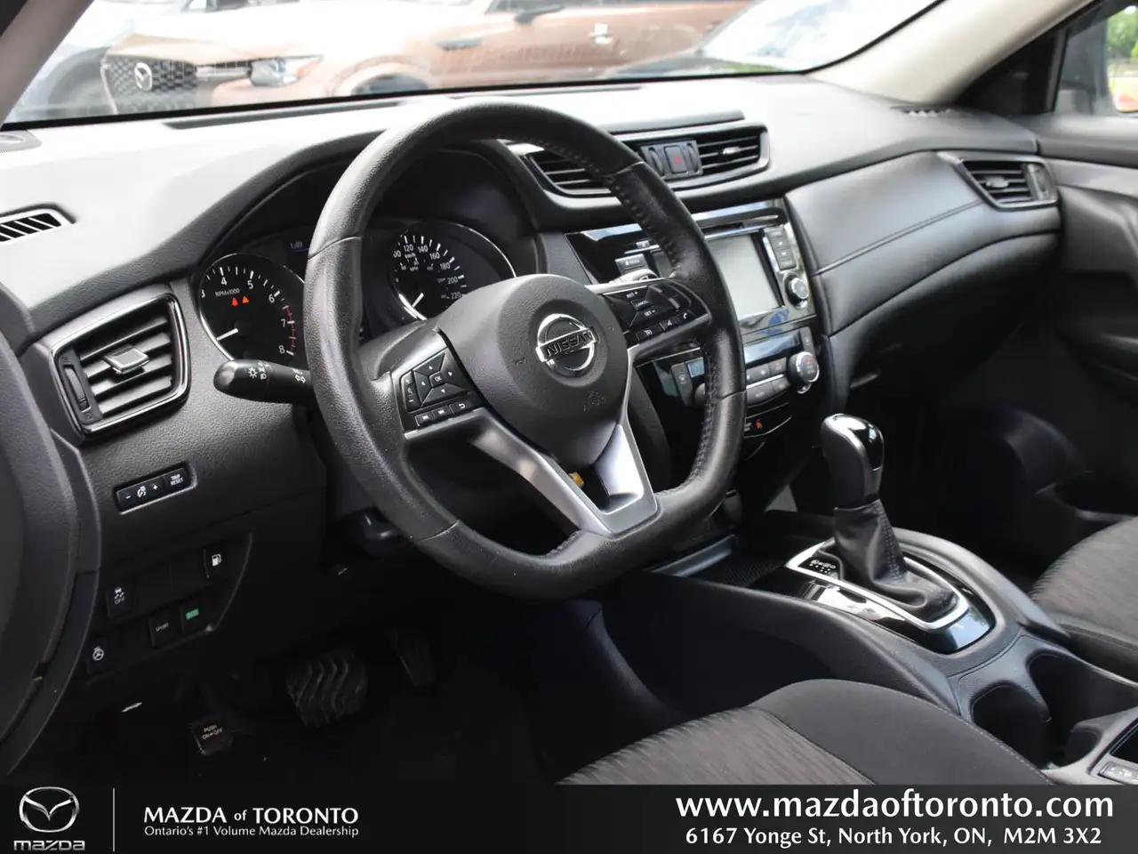 Nissan Rogue fotografie Nissan Rogue