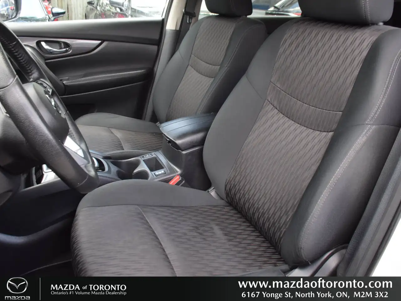 Nissan Rogue fotografie Nissan Rogue