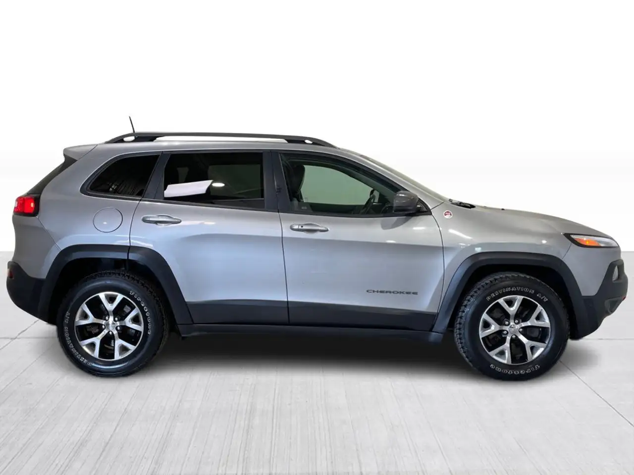Jeep Cherokee photo Jeep Cherokee