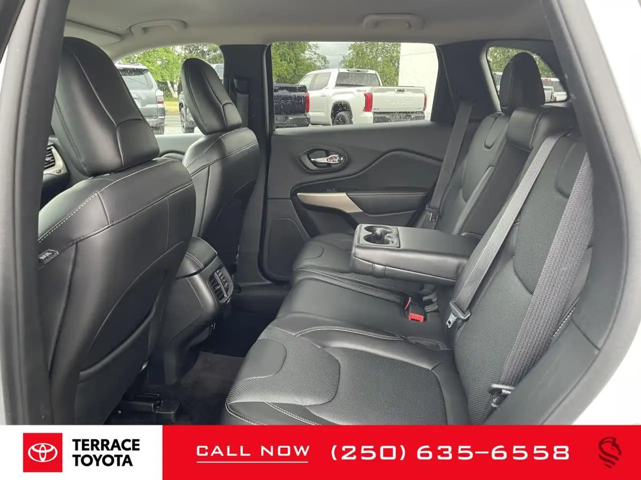 Jeep Cherokee photo Jeep Cherokee