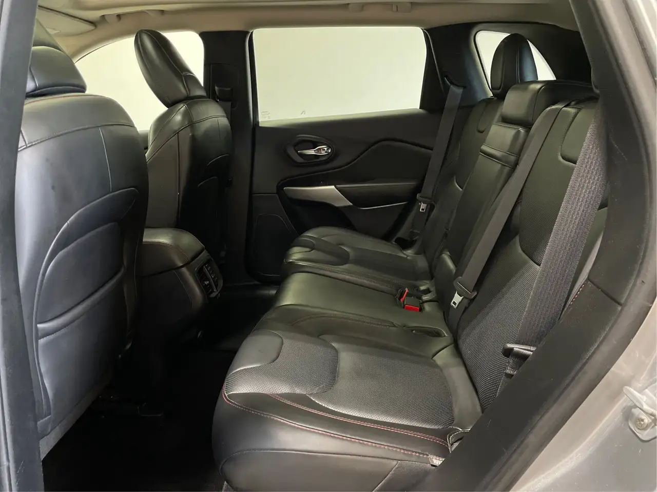Jeep Cherokee photo Jeep Cherokee