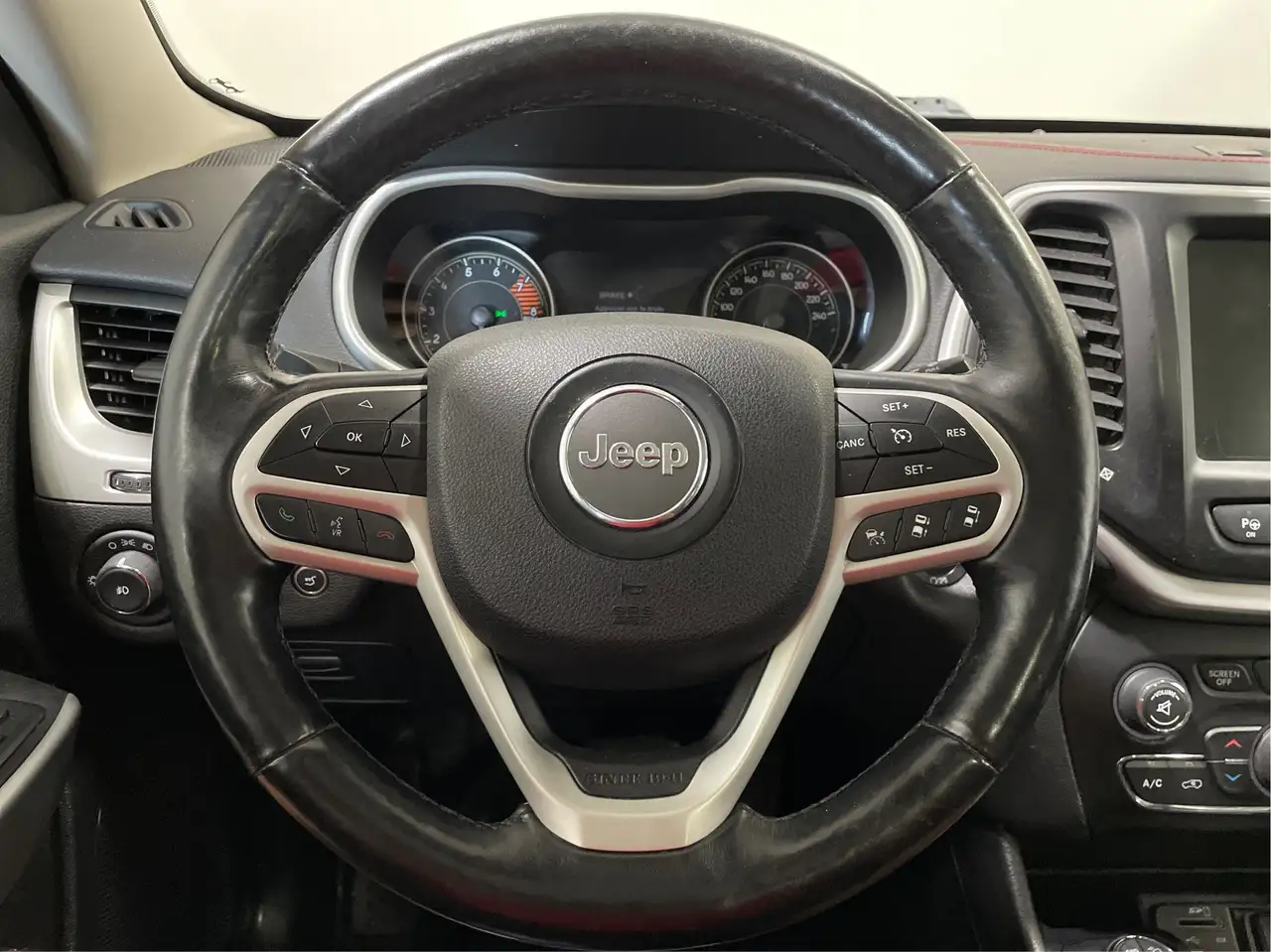 Jeep Cherokee photo Jeep Cherokee