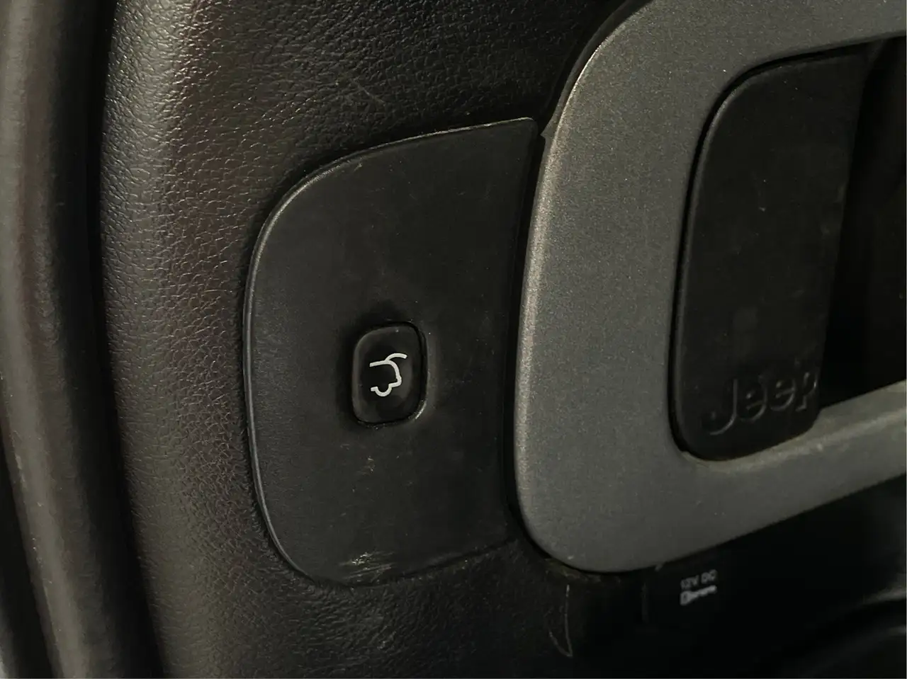 Jeep Cherokee photo Jeep Cherokee