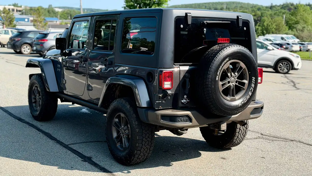 Jeep Wrangler photo Jeep Wrangler
