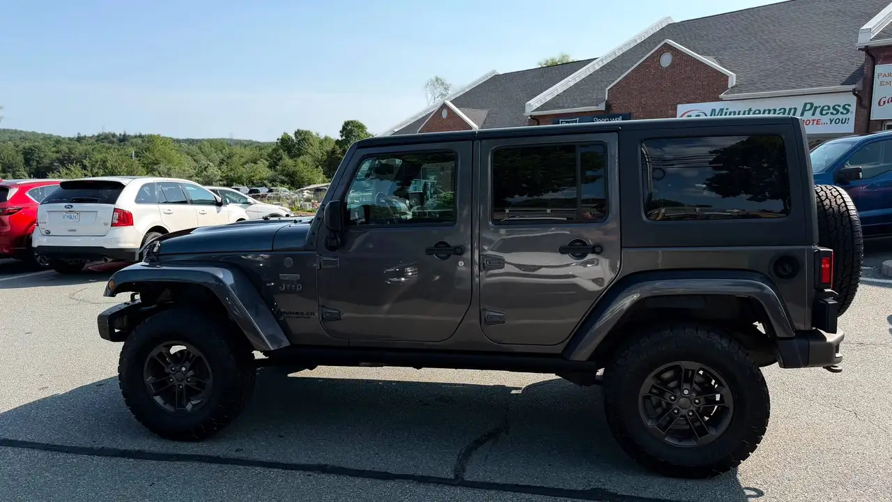 Jeep Wrangler photo Jeep Wrangler