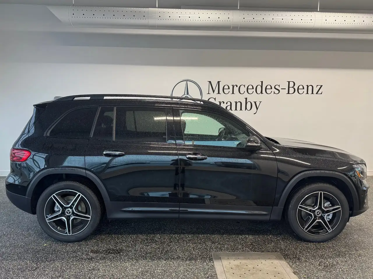Mercedes-Benz GLB снимка Mercedes-Benz GLB