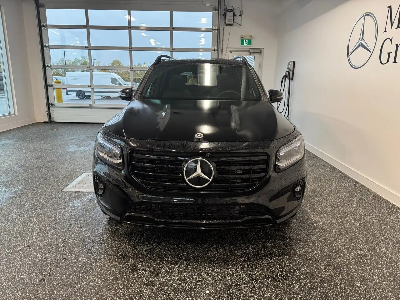 Mercedes-Benz GLB снимка Mercedes-Benz GLB
