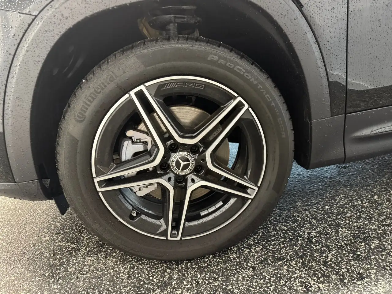 Mercedes-Benz GLB снимка Mercedes-Benz GLB