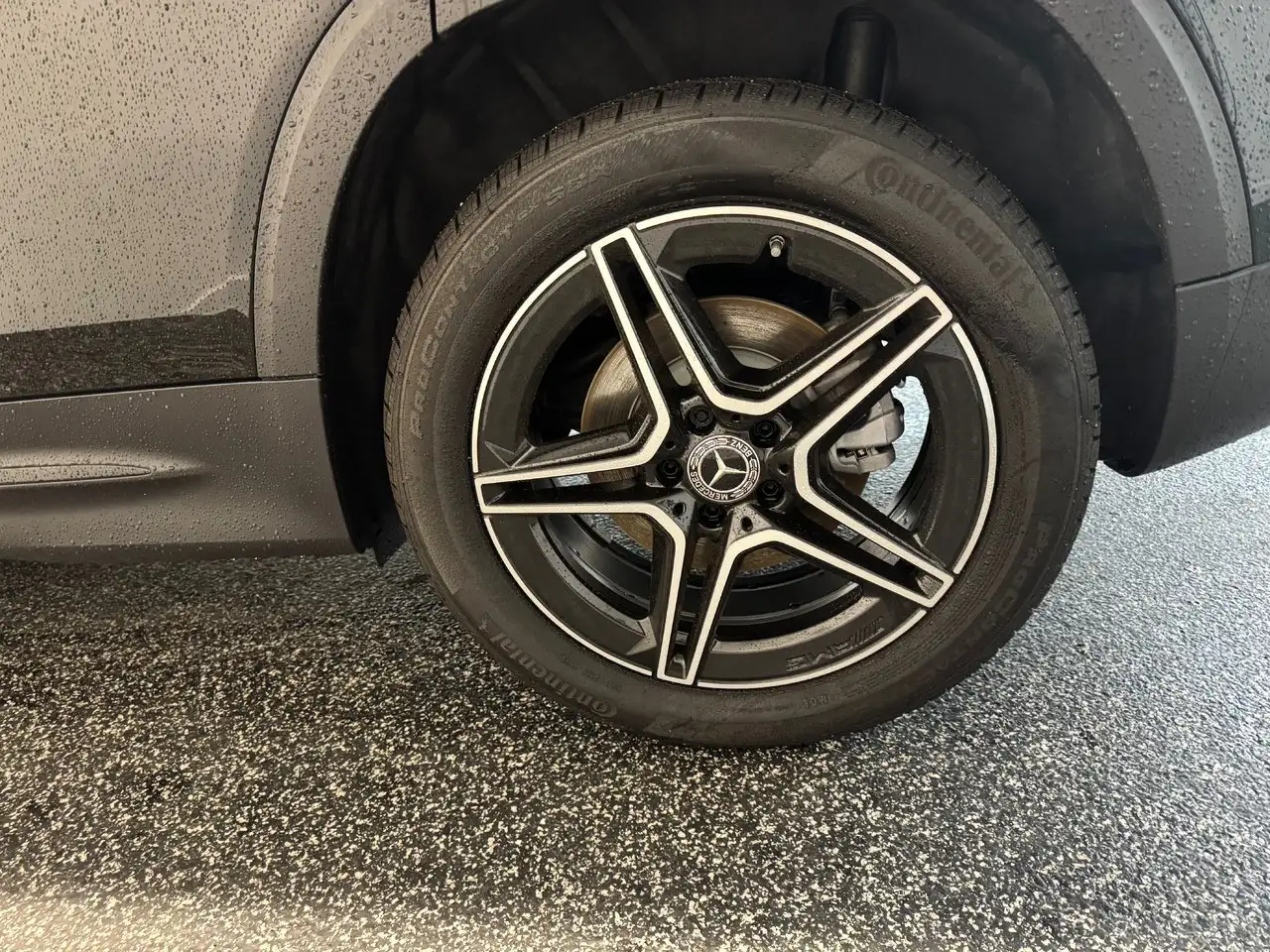 Mercedes-Benz GLB снимка Mercedes-Benz GLB