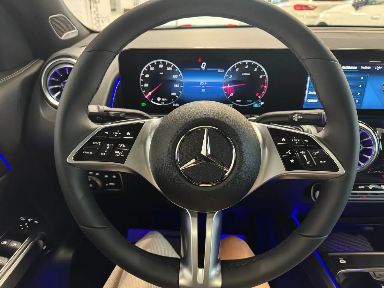 Mercedes-Benz GLB снимка Mercedes-Benz GLB