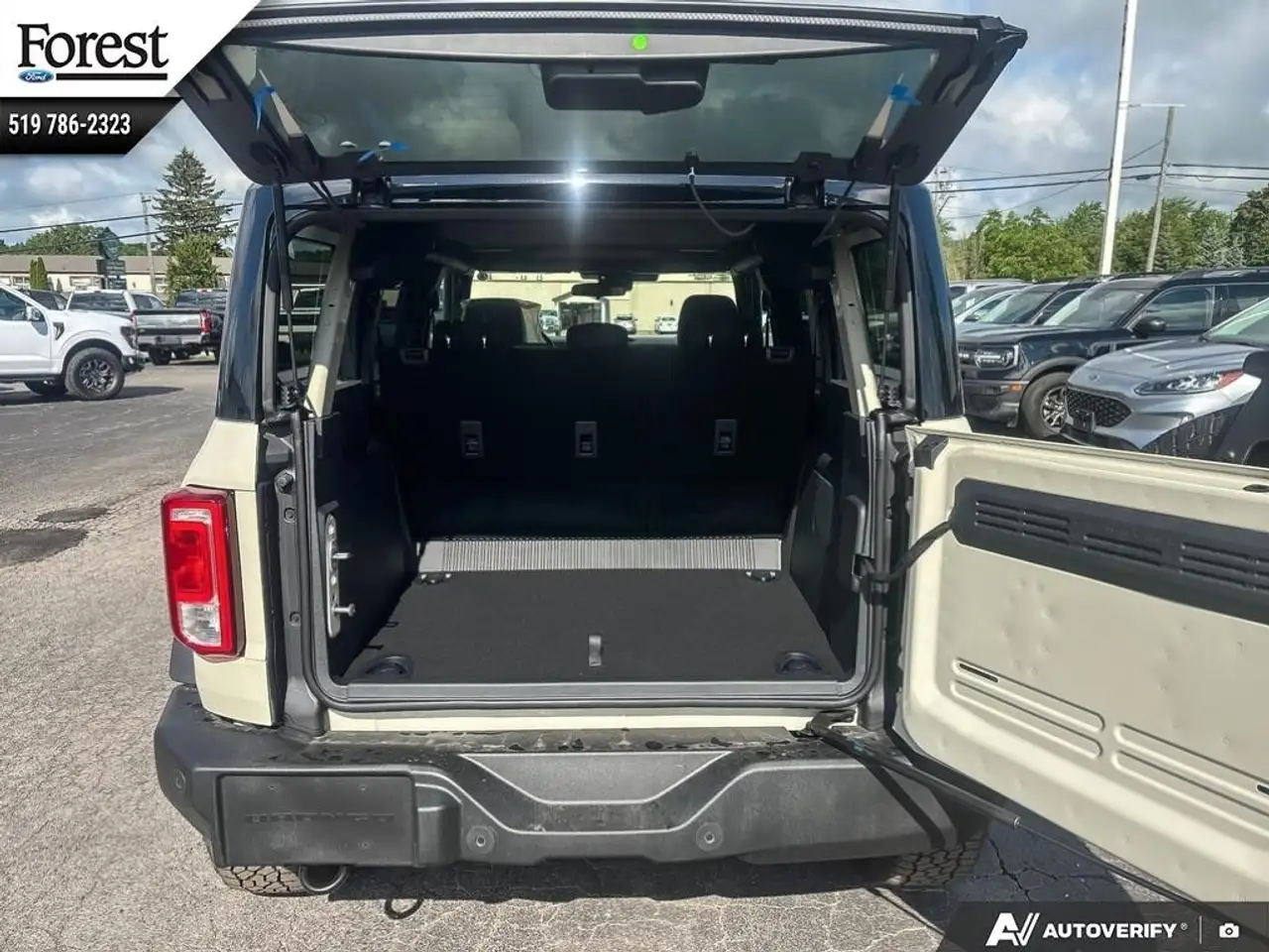 Ford Bronco снимка Ford Bronco
