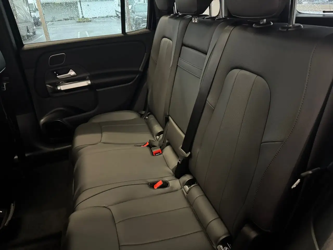 Mercedes-Benz GLB снимка Mercedes-Benz GLB
