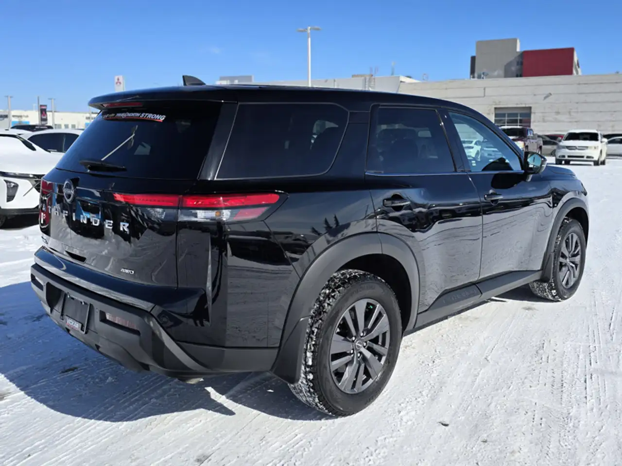 Nissan Pathfinder снимка Nissan Pathfinder