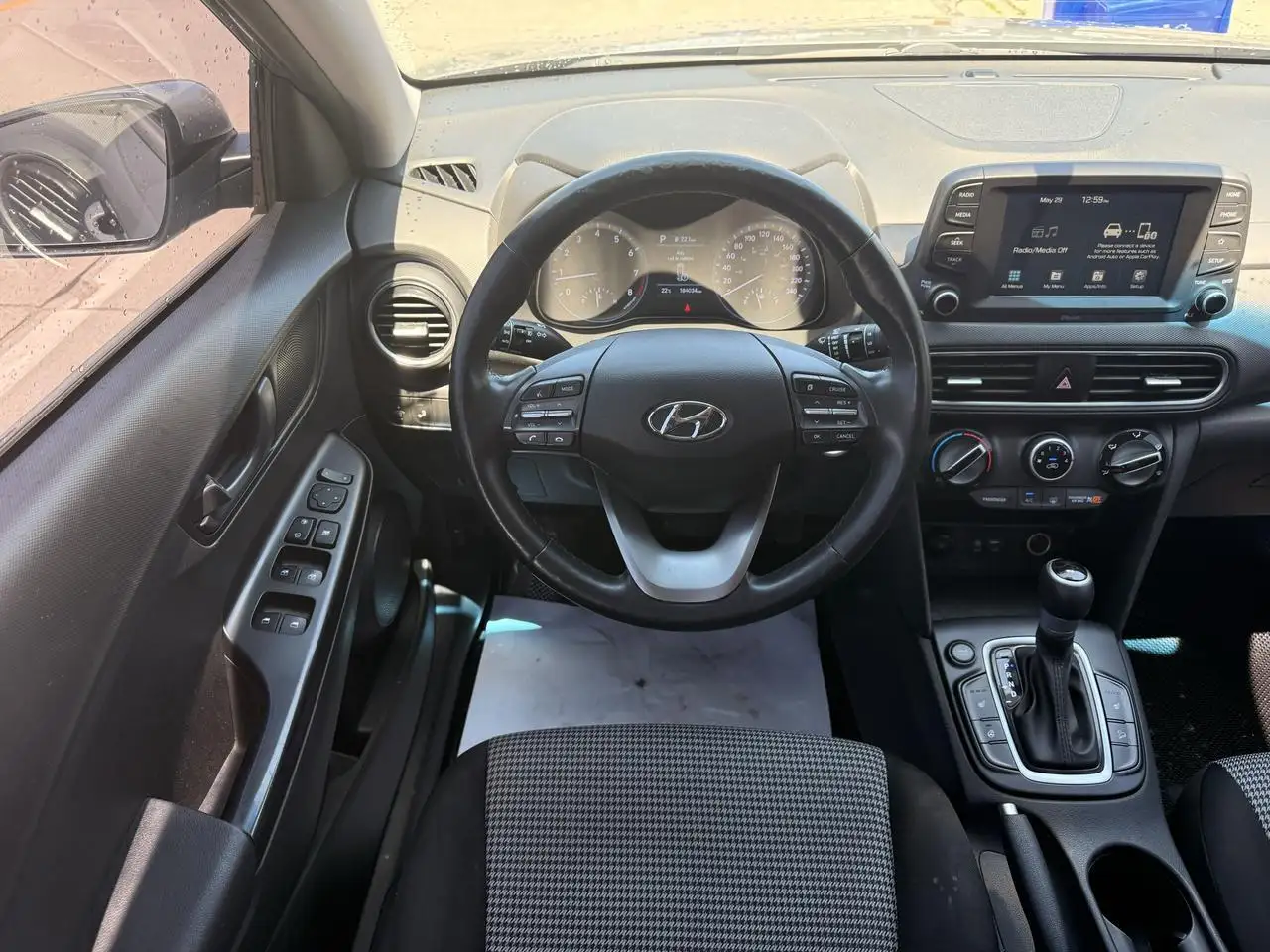 Hyundai KONA снимка Hyundai KONA