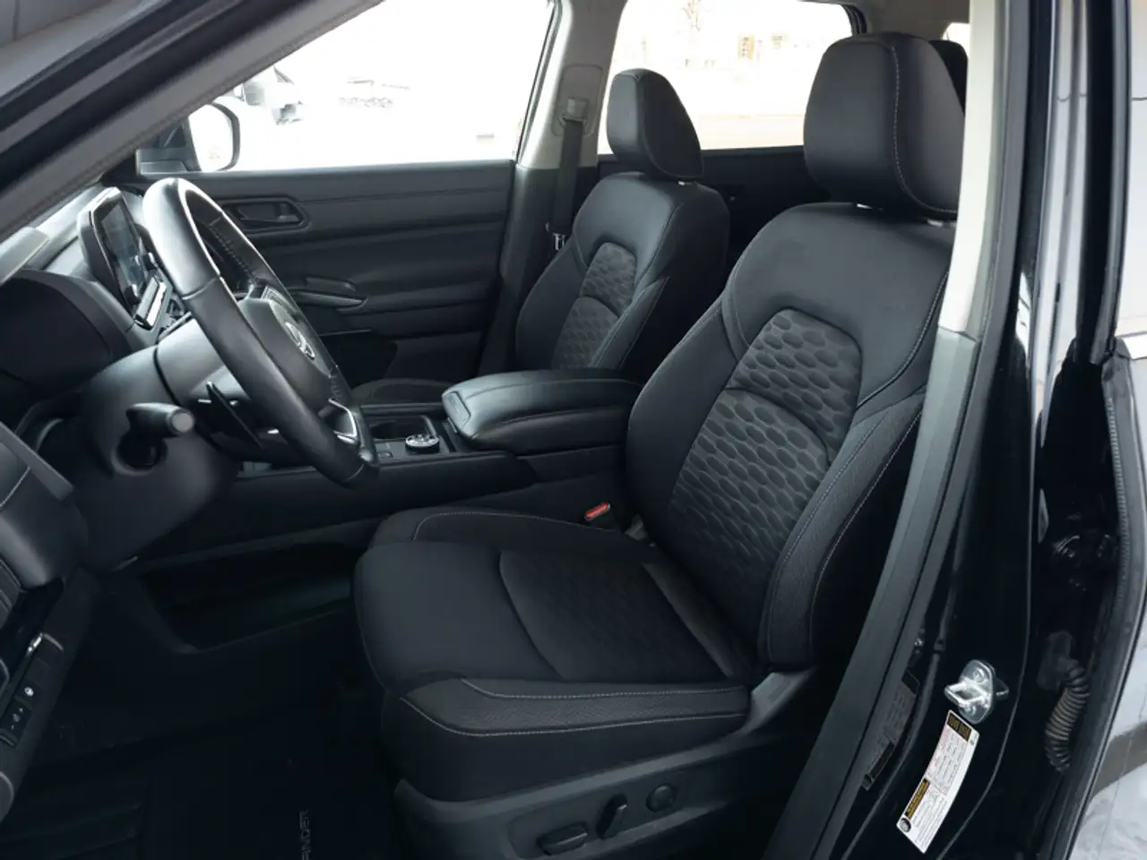 Nissan Pathfinder снимка Nissan Pathfinder