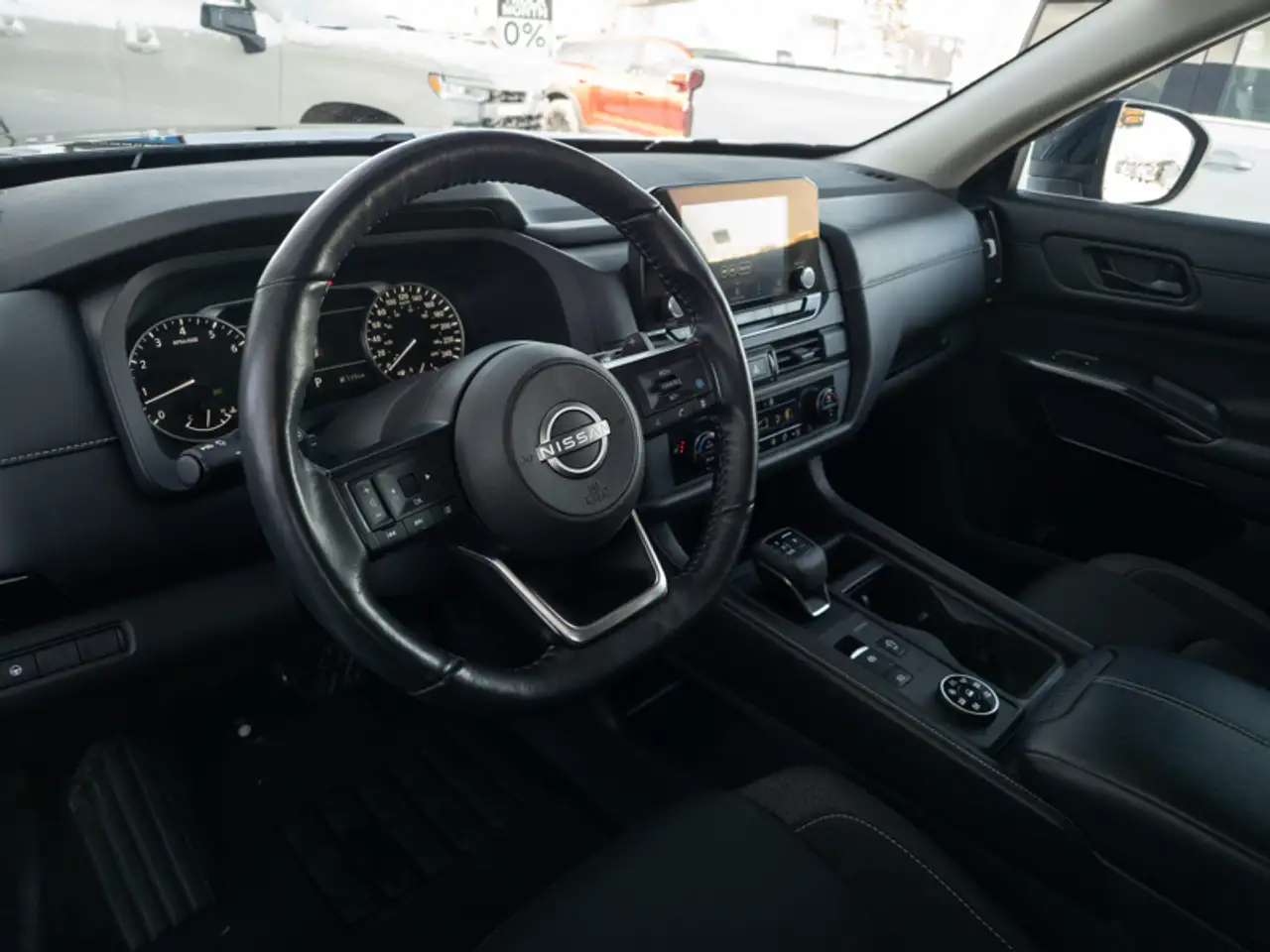 Nissan Pathfinder снимка Nissan Pathfinder