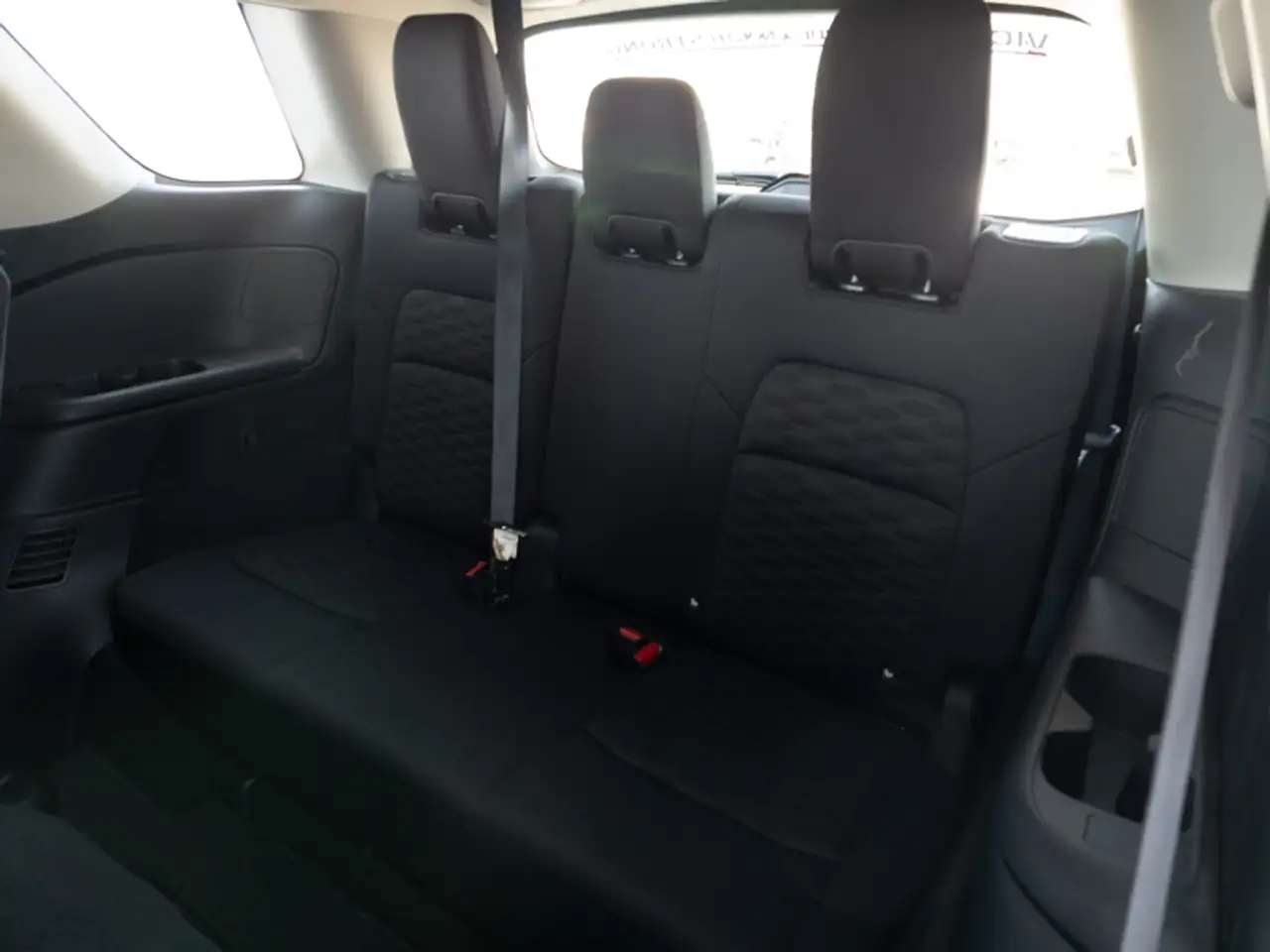 Nissan Pathfinder снимка Nissan Pathfinder