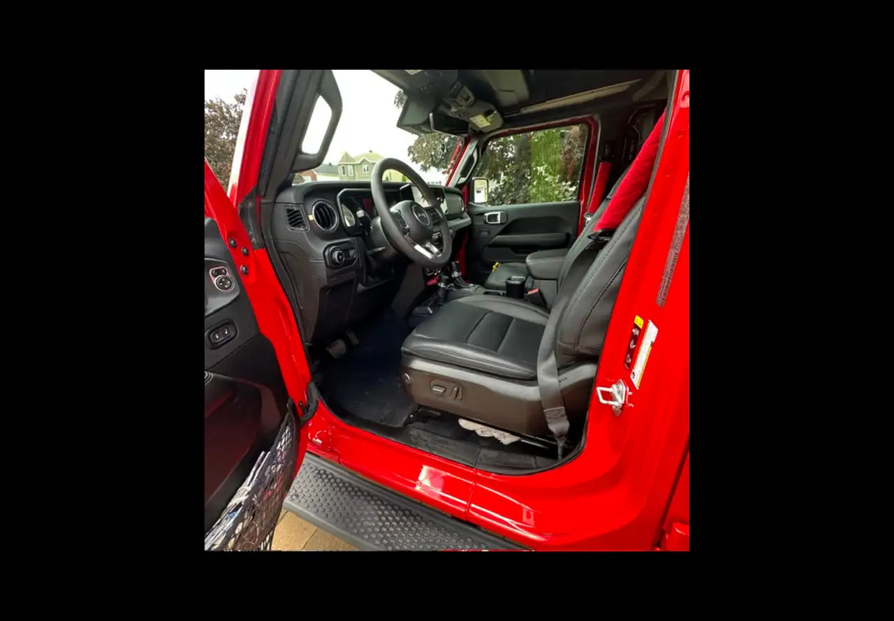 Jeep Wrangler photo Jeep Wrangler