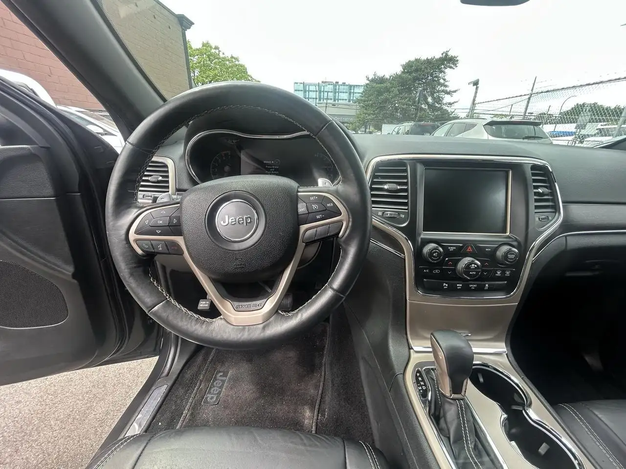 Jeep Grand Cherokee photo Jeep Grand Cherokee