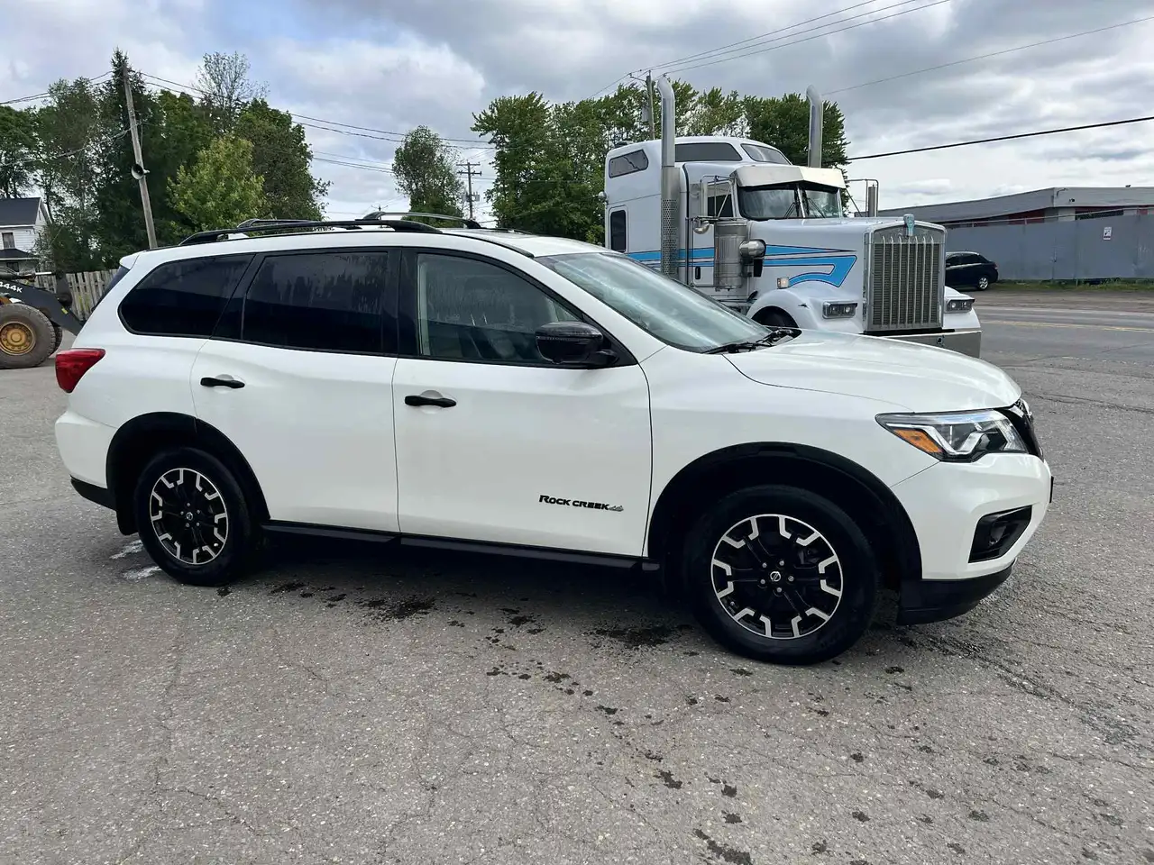 Nissan Pathfinder снимка Nissan Pathfinder