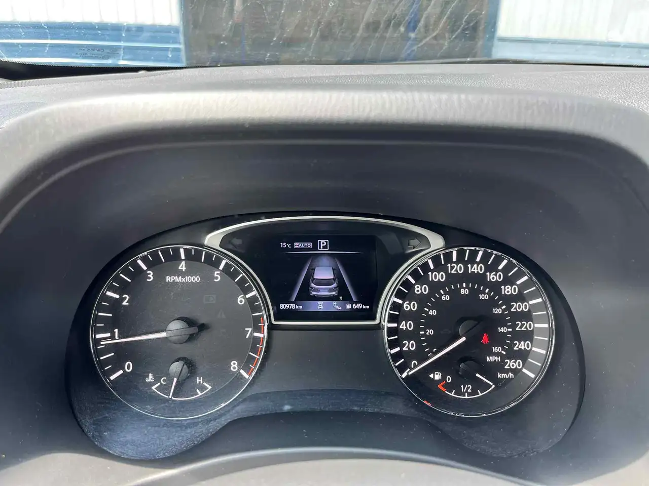 Nissan Pathfinder снимка Nissan Pathfinder