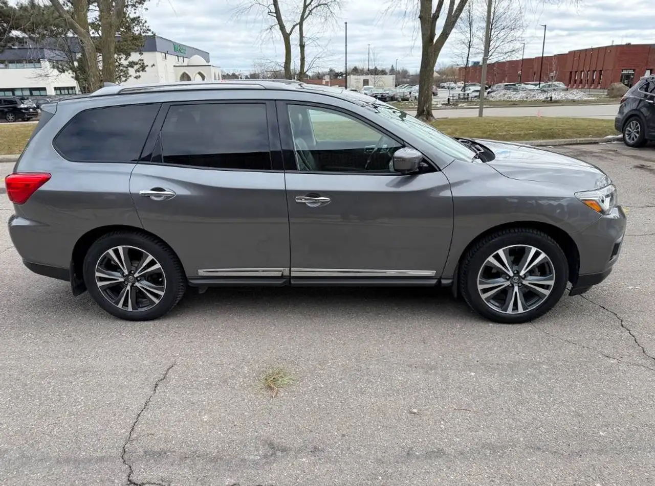 Nissan Pathfinder photo Nissan Pathfinder
