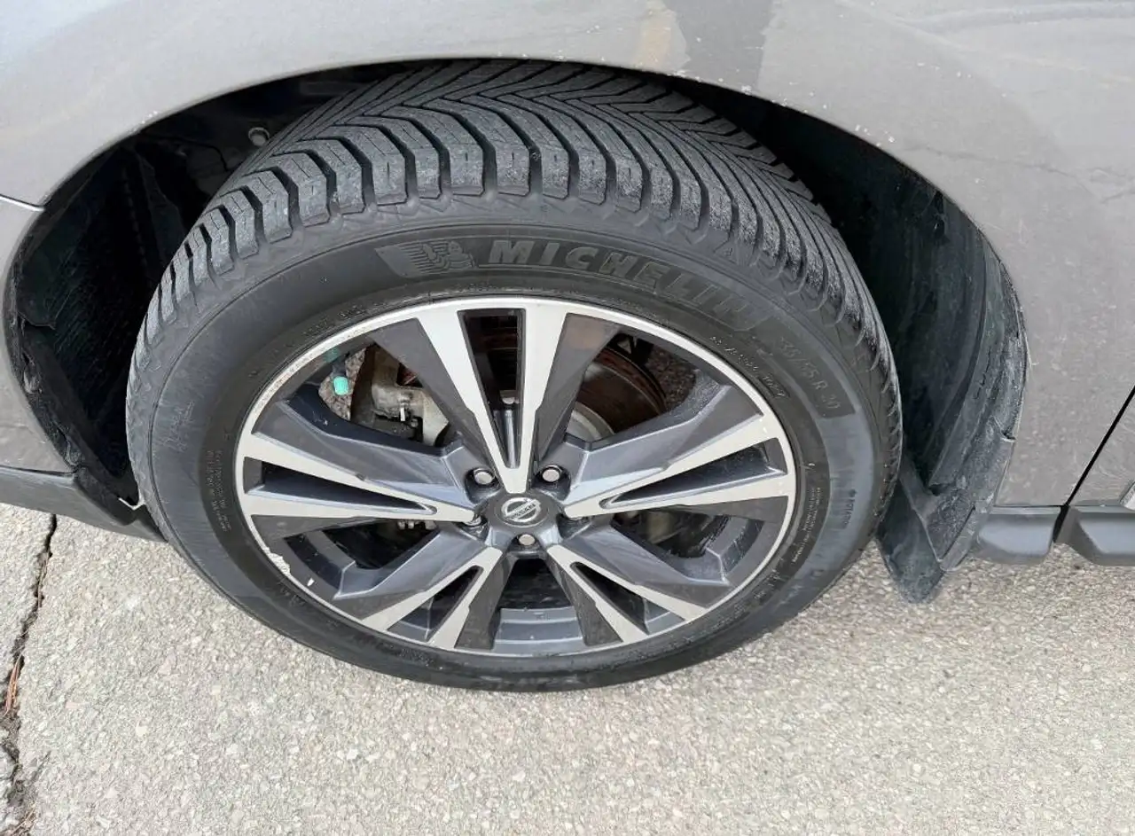Nissan Pathfinder photo Nissan Pathfinder