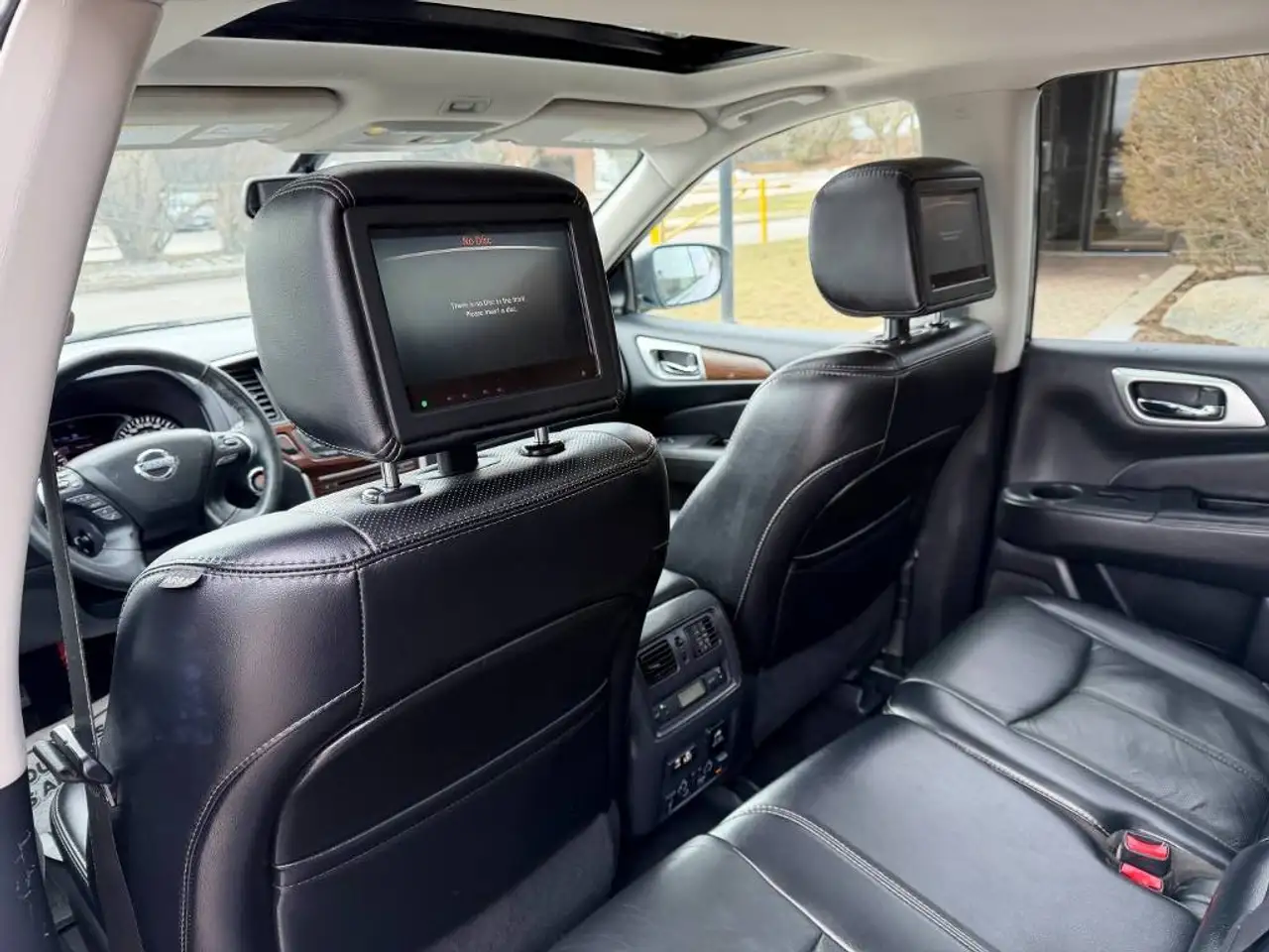 Nissan Pathfinder photo Nissan Pathfinder