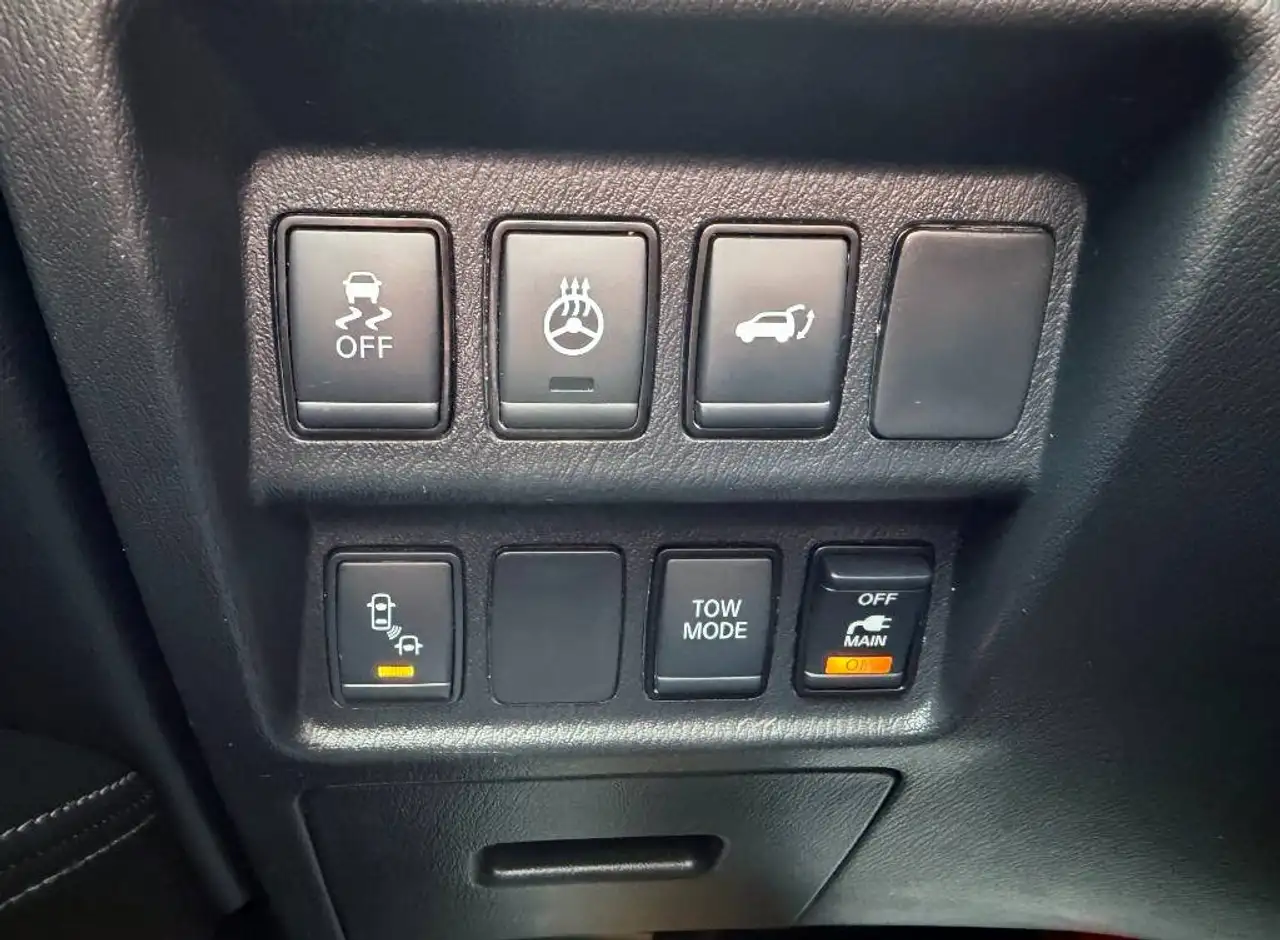 Nissan Pathfinder photo Nissan Pathfinder