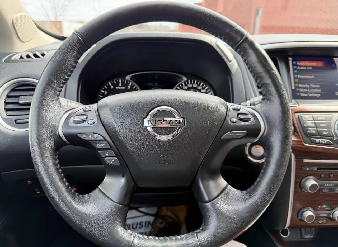 Nissan Pathfinder photo Nissan Pathfinder